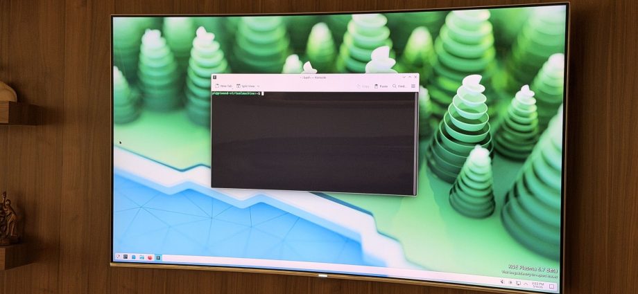 I left tiling window managers for KDE, and my Linux desktop finally feels complete