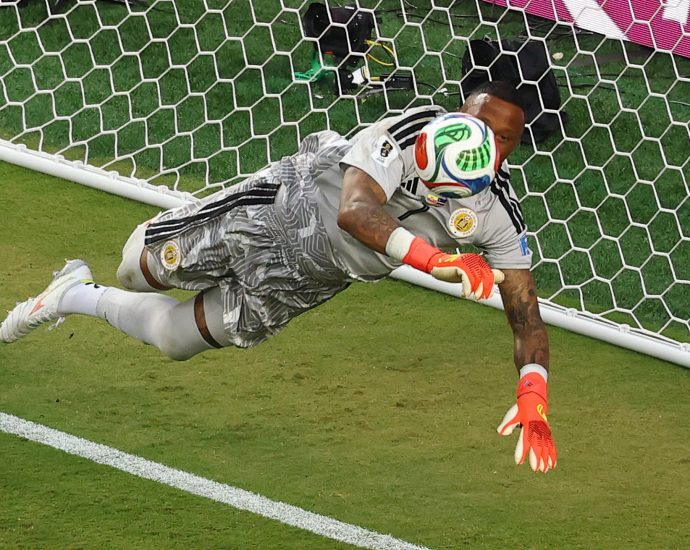 room-the-hero-as-tiny-curacao-earn-first-world-cup-point-against-ecuador