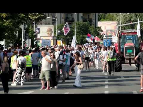 thousands-rally-to-demand-early-elections-in-serbia