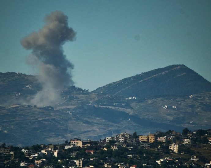 us-iran-talks-begin-sunday-in-switzerland-as-tehran-closes-the-strait-over-lebanon-fighting