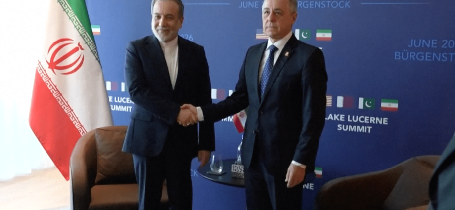 us-iran-delegations-arrive-as-talks-begin-in-switzerland