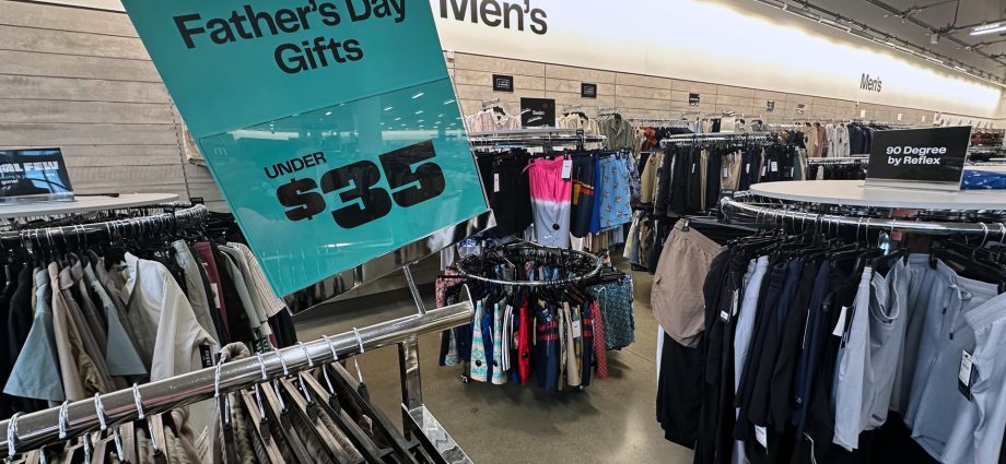 dad-finally-gets-his-due:-father’s-day-spending-is-headed-for-a-record