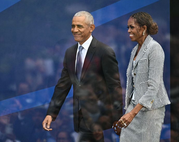 “hope-is-not-blind-optimism”:-obama-opens-presidential-center-in-chicago