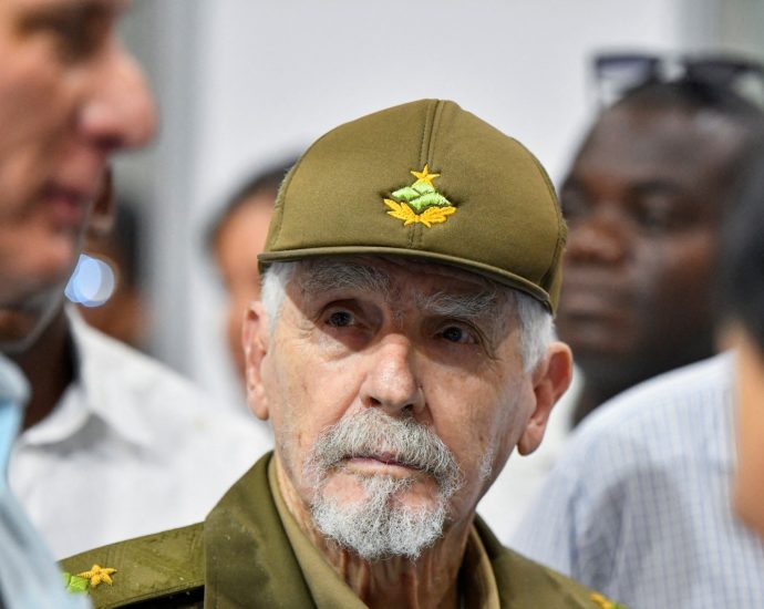 ramiro-valdes,-one-of-cuba’s-last-living-revolutionary-figures,-dies-at-94