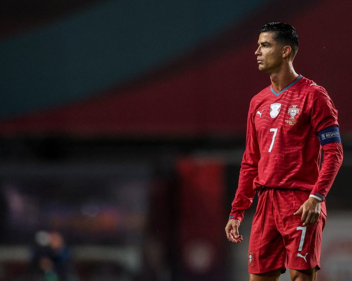 no-pressure-to-pass-the-ball-to-ronaldo-in-world-cup:-portugal’s-conceicao