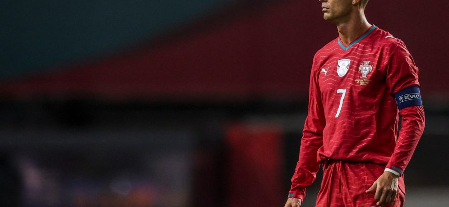 no-pressure-to-pass-the-ball-to-ronaldo-in-world-cup:-portugal’s-conceicao