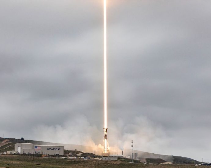 SpaceX Falcon 9 rocket launches 24 Starlink satellites into low Earth orbit from California