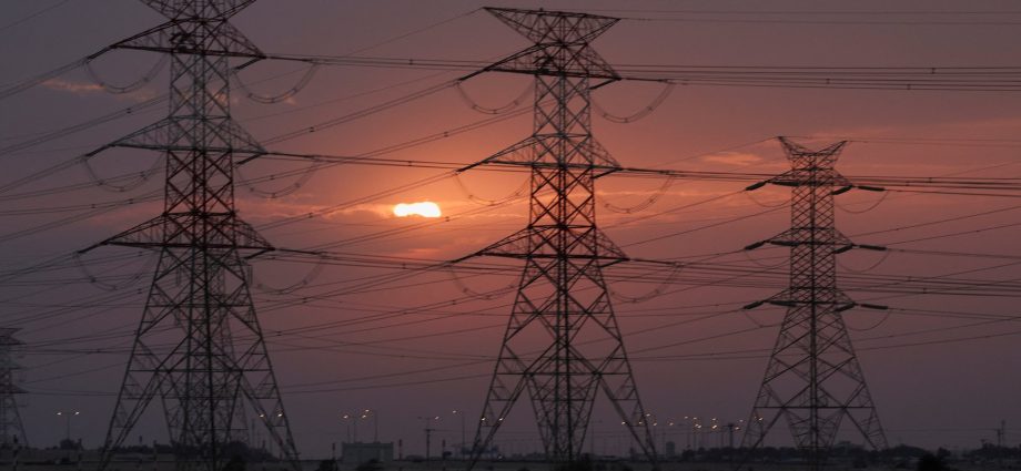qatar-lng-factory-explosion-injures-54,-leaves-18-missing,-gov’t-says