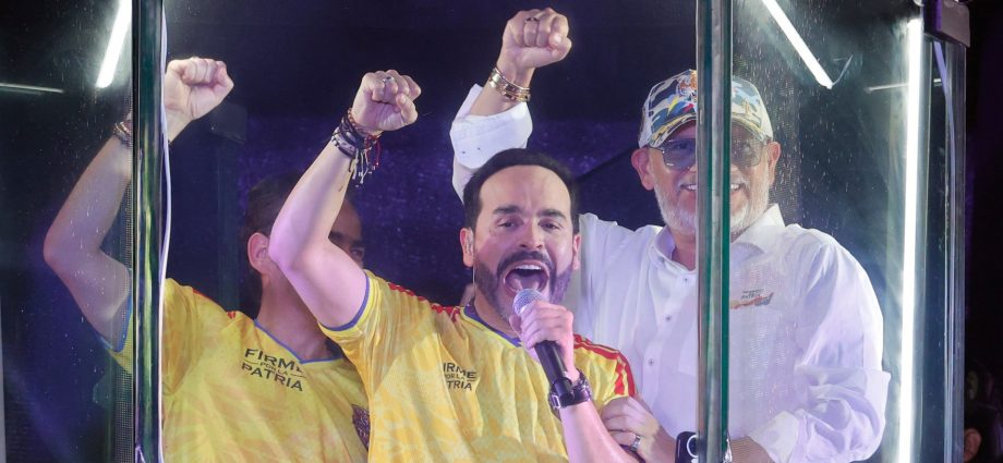 far-right-lawyer-de-la-espriella-wins-colombia’s-tight-presidential-race