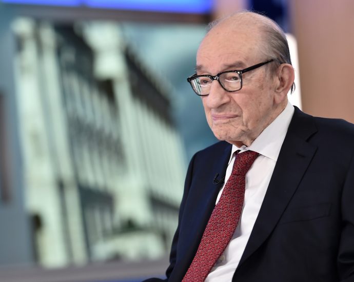 longtime-head-of-the-federal-reserve-alan-greenspan-dies-at-100
