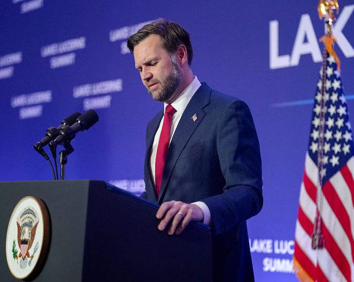 even-fox-news-is-panning-jd-vance’s-iran-clean-up-act