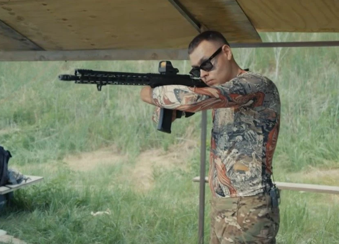 ukrainian-veteran-lost-both-hands-and-eye-to-russian-drone.-so-he-built-rifle-he-could-shoot-based-on-german-machine-gun