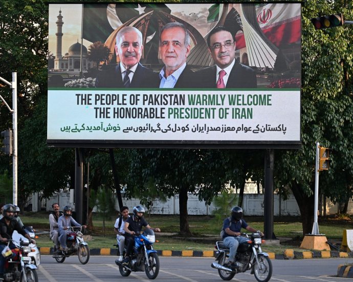 iran-war-live:-us-waives-oil-sanctions,-to-release-$12bn-in-frozen-funds
