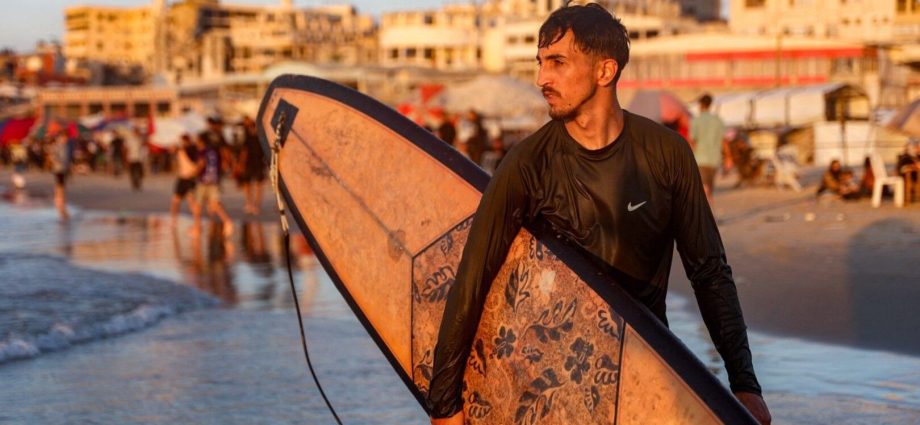 gaza-surfers-seek-solace-from-war-in-the-sea