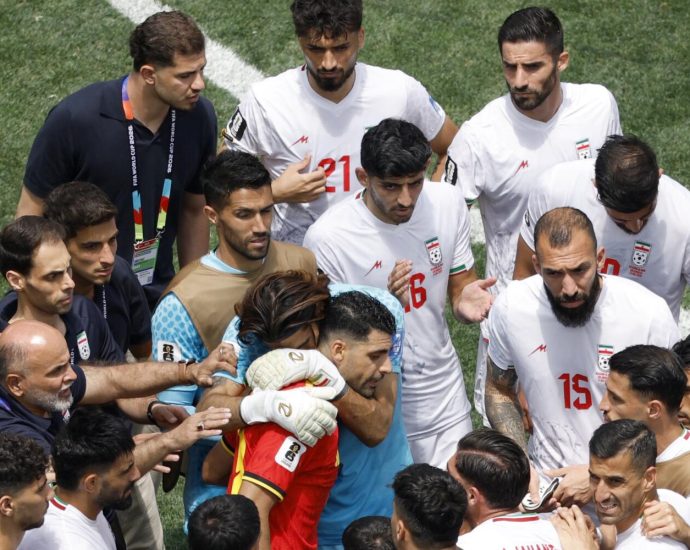 iran-soccer-team-leaves-note-at-sofi-stadium-thanking-la.-for-world-cup-hospitality