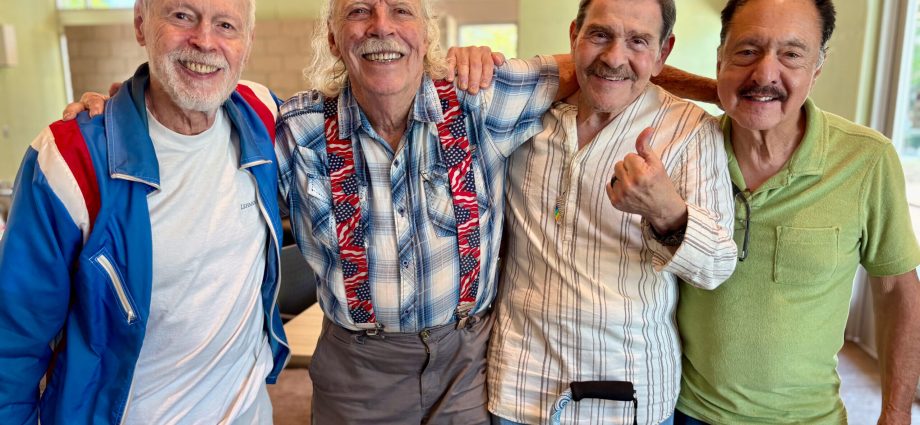 how-lgbtq+-seniors-are-building-joy-and-community-through-project-rainbow