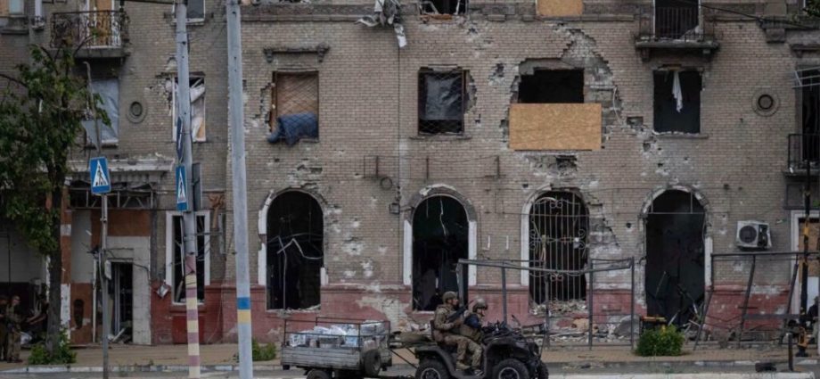 russia-demands-donbas-at-table.-deepstate-says-taking-it-would-cost-two-years-of-fighting-and-colossal-losses