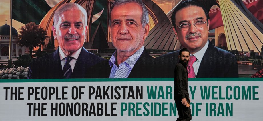 iran’s-president-lands-in-pakistan-after-crucial-talks-with-us