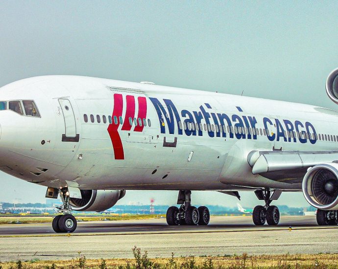 is-it-true-that-the-mcdonnell-douglas-md-11’s-tail-engine-has-a-fan?