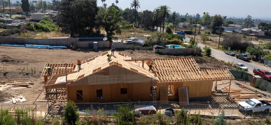 thousands-of-la-fire-survivors-look-to-join-california’s-lawsuit-against-state-farm