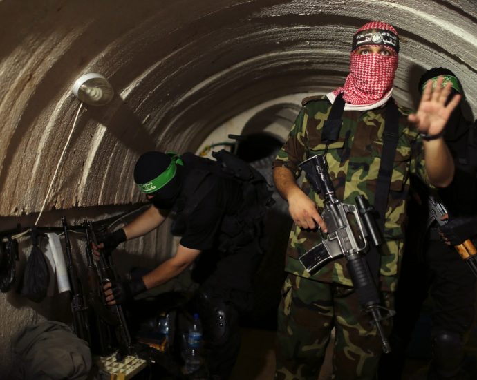 demand-for-tunnel-maps-and-personal-weapons-tests-gaza-talks