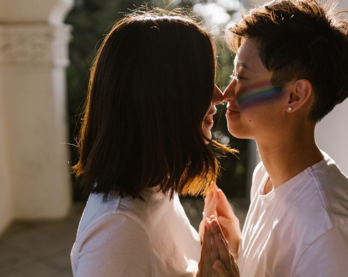 queer-matchmakers-say-most-singles-make-these-6-pride-dating-mistakes
