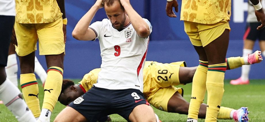 england-held-by-ghana-at-world-cup-as-pair-close-on-last-32-passage