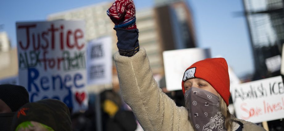 the-traitor’s-crackdown-on-ice-protesters-already-shows-signs-of-backfiring