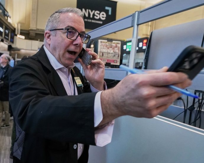 ai-stock-slump-raises-the-question-if-investors-are-just-taking-profits-or-getting-very-nervous