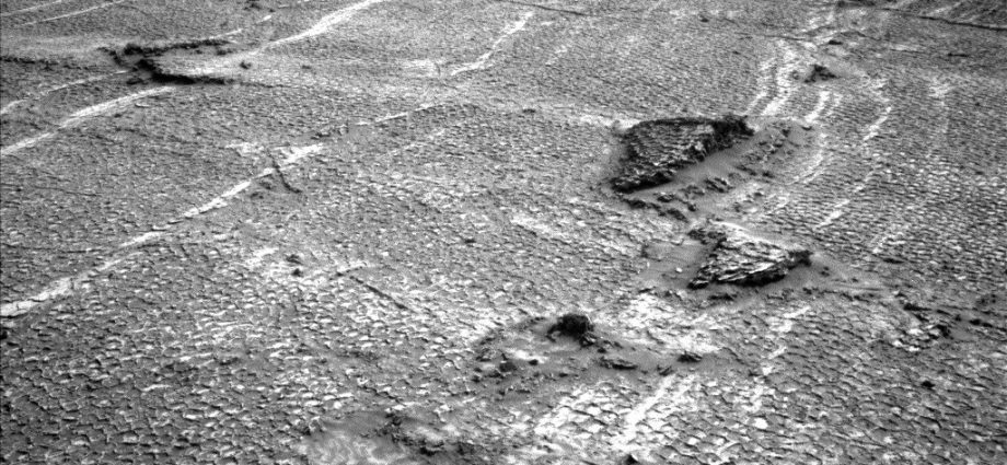 curiosity blog, sols 4927–4933: let’s drive to that smooth area
