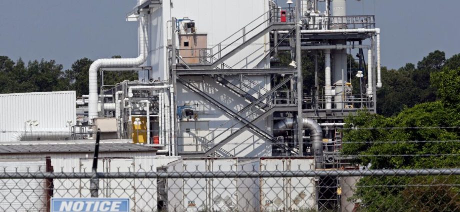 us.-says-chemical-maker-chemours-to-pay-$450-million-to-settle-‘forever-chemicals’-case