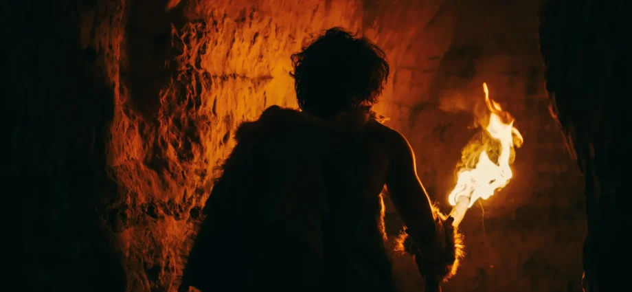 early-humans-were-bringing-fire-into-caves-1.8-million-years-ago