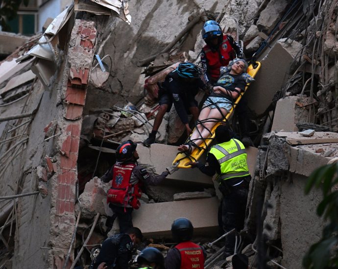 in-pictures:-venezuela-hit-by-twin-earthquakes