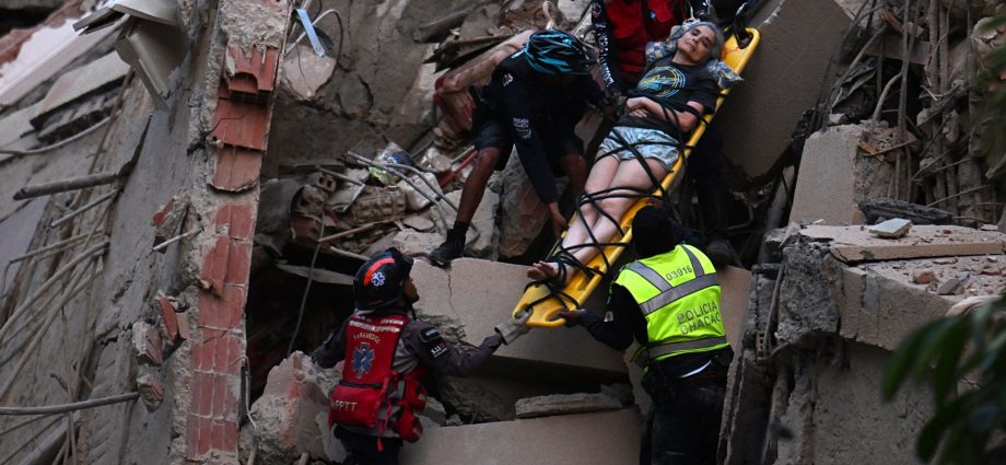 in-pictures:-venezuela-hit-by-twin-earthquakes