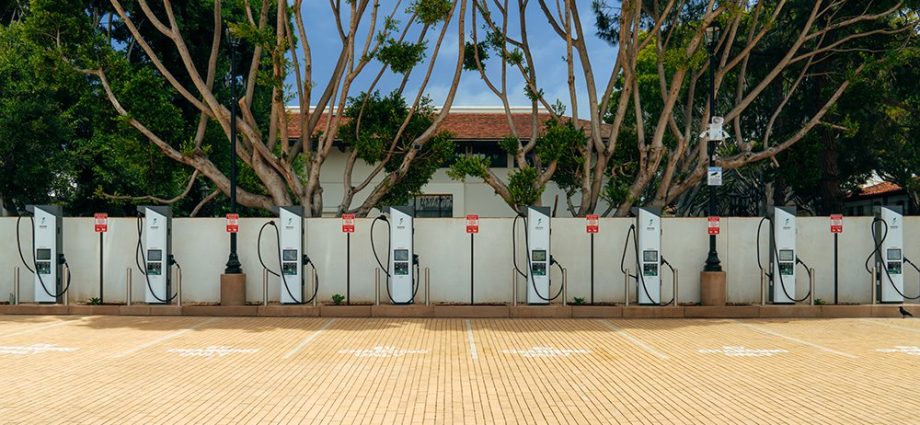 electrify-america-opens-new-public-ev-charging-station-in-santa-barbara-with-20-350-kw-chargers