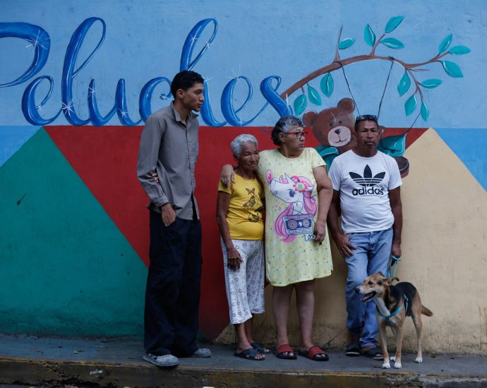 ‘we-hugged-each-other-and-ran’:-venezuelans-recount-earthquake-horror