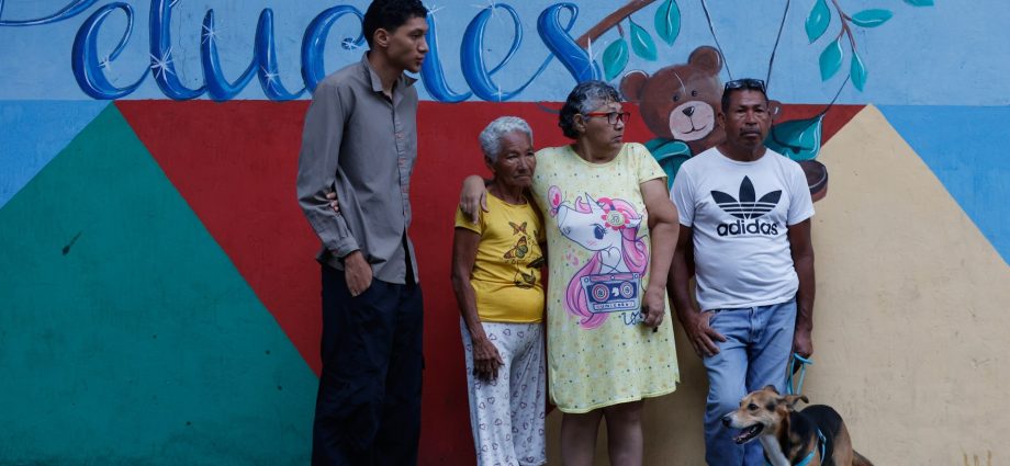 ‘we-hugged-each-other-and-ran’:-venezuelans-recount-earthquake-horror