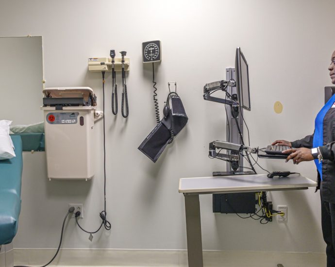 in-a-5-year-low,-most-americans-say-they-can-no-longer-afford-healthcare