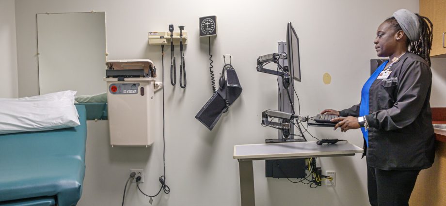 in-a-5-year-low,-most-americans-say-they-can-no-longer-afford-healthcare