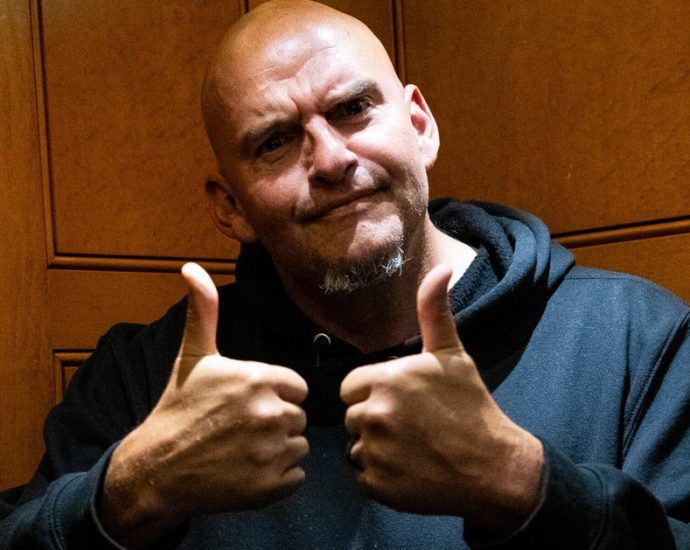 fetterman-moans-about-‘dirtbag-left’-after-democratic-socialists-succeed-in-new-york