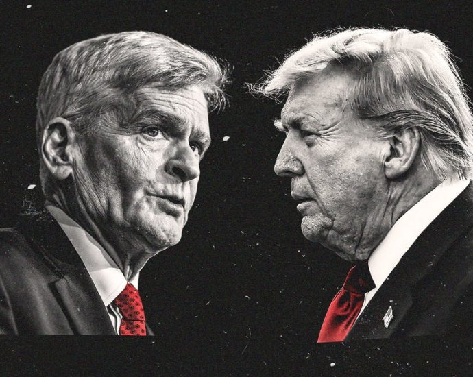 gop-senator-calls-out-the-traitor-to-his-face-in-testy-capitol-hill-meeting