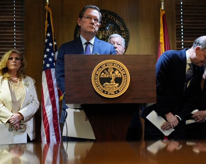 judge-blocks-tennessee-from-reporting-400-sick,-disabled-kids-to-immigration-authorities