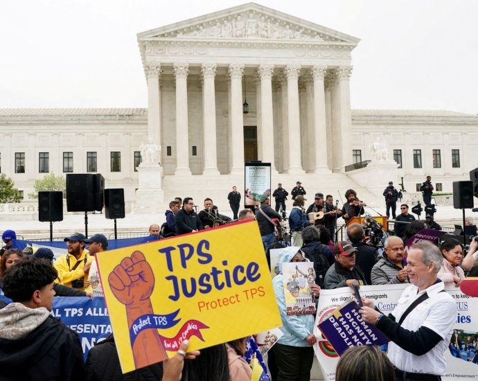 us-ends-deportation-protections-(tps)-for-haitians-and-syrians