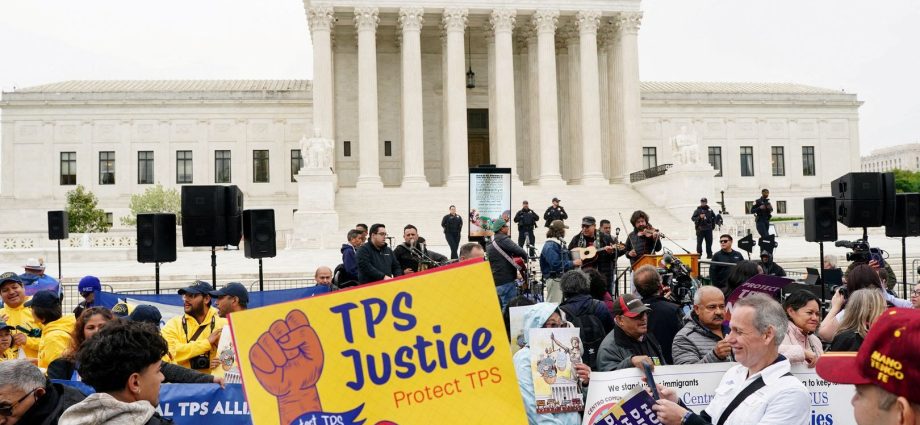 us-ends-deportation-protections-(tps)-for-haitians-and-syrians