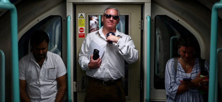 ‘london-cooking’:-why-can’t-the-uk-cope-with-the-heat;-when-will-it-adapt?