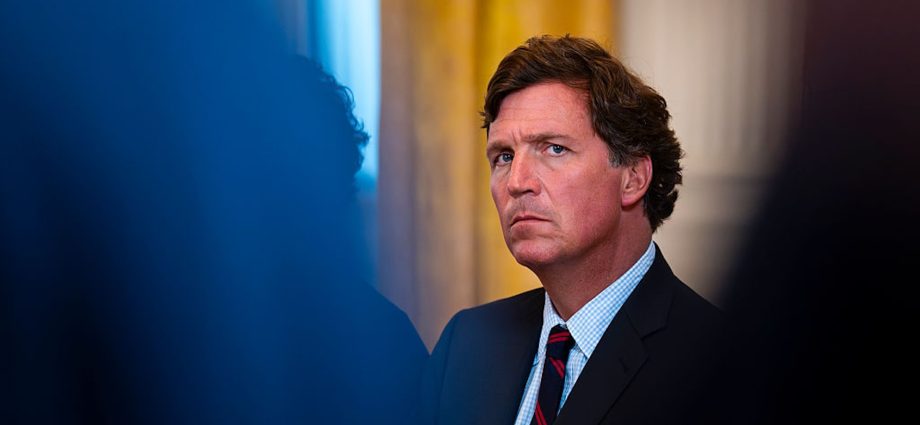tucker-carlson-is-not-leaving-the-gop.-he-wants-to-take-it-over