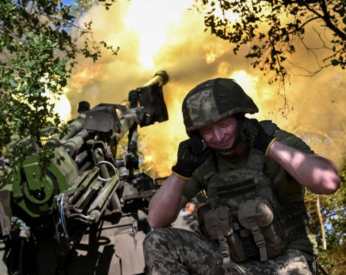ukraine-decimates-russian-logistics,-bringing-chaos-to-crimea