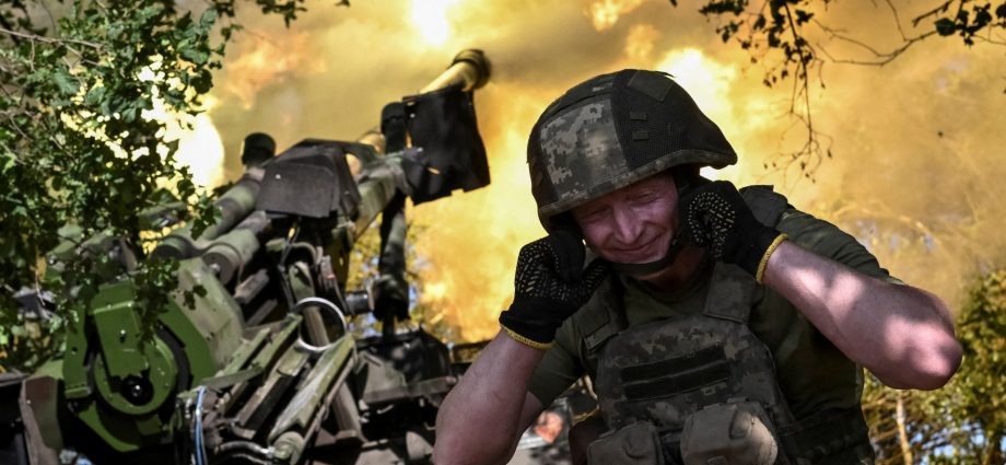 ukraine-decimates-russian-logistics,-bringing-chaos-to-crimea