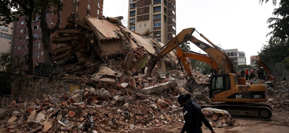 rescuers-race-to-find-survivors-of-venezuelan-earthquakes