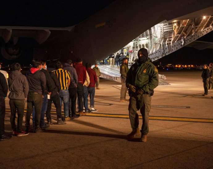 the-us-is-about-to-deport-an-immigrant-to-the-center-of-the-ebola-crisis